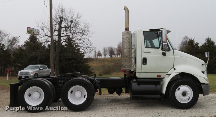 image for item DE5066 2008 International TranStar 8600 semi truck