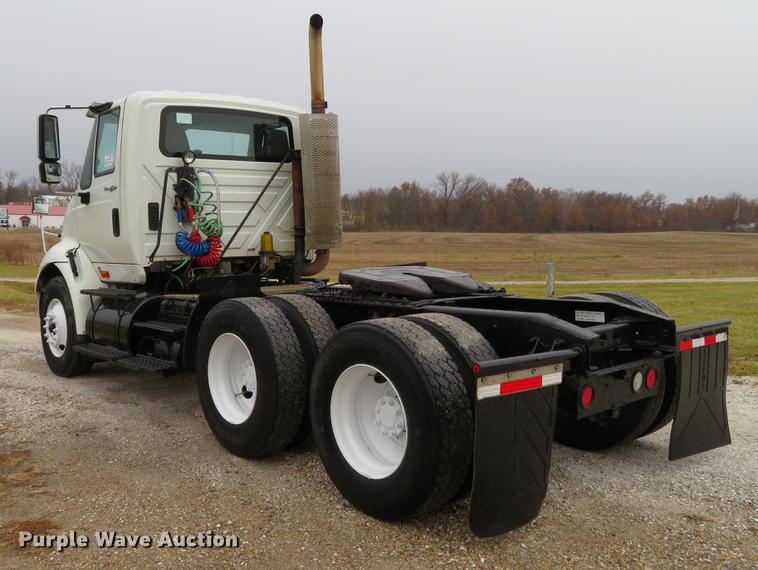image for item DE5066 2008 International TranStar 8600 semi truck