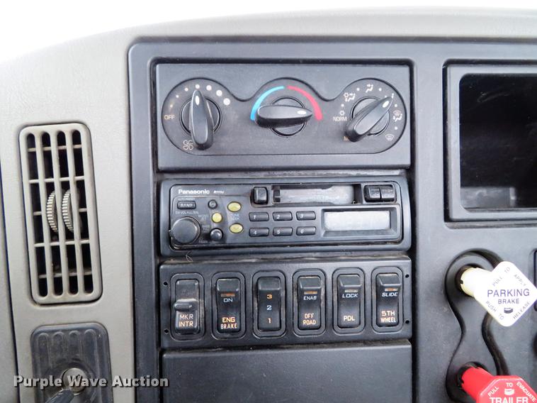 image for item DE5066 2008 International TranStar 8600 semi truck