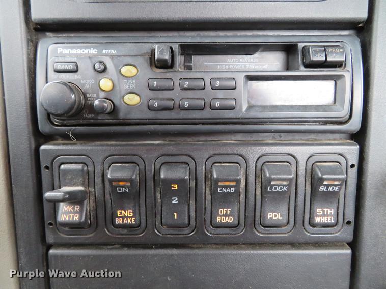 image for item DE5066 2008 International TranStar 8600 semi truck