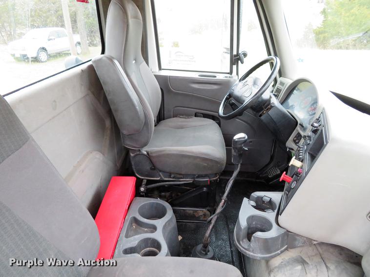 image for item DE5066 2008 International TranStar 8600 semi truck