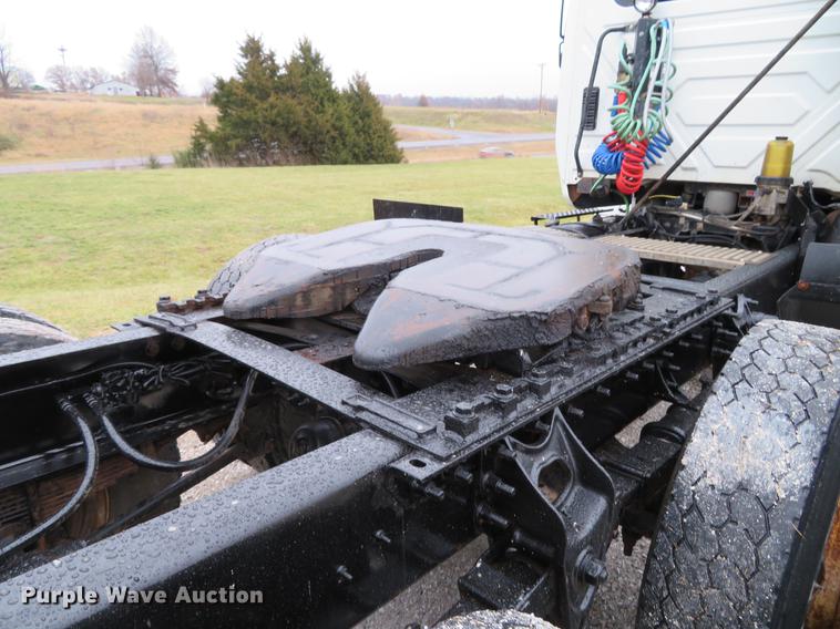 image for item DE5066 2008 International TranStar 8600 semi truck