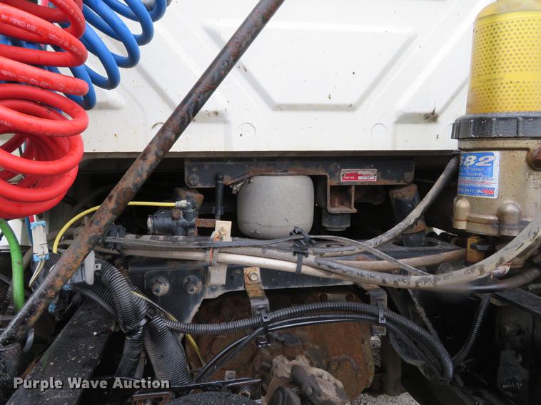 image for item DE5066 2008 International TranStar 8600 semi truck