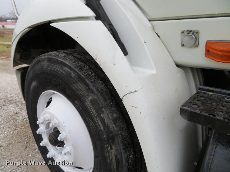 image for item DE5066 2008 International TranStar 8600 semi truck