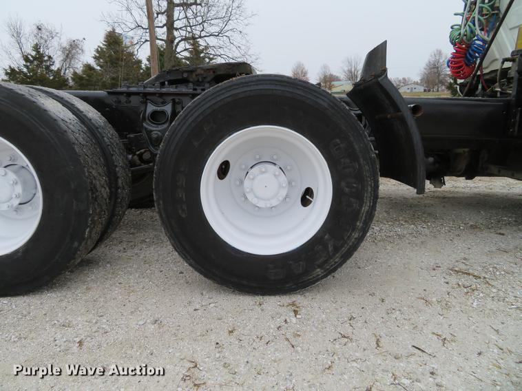 image for item DE5066 2008 International TranStar 8600 semi truck