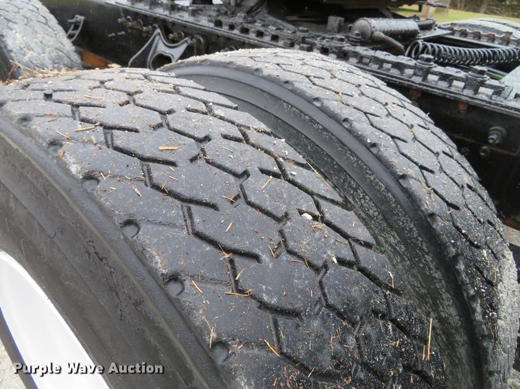 image for item DE5066 2008 International TranStar 8600 semi truck