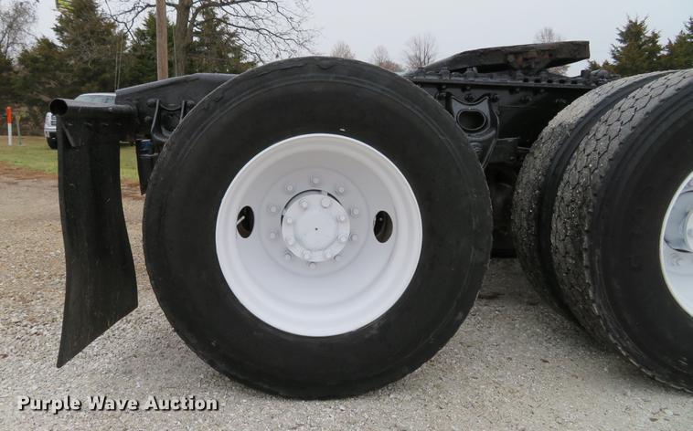 image for item DE5066 2008 International TranStar 8600 semi truck