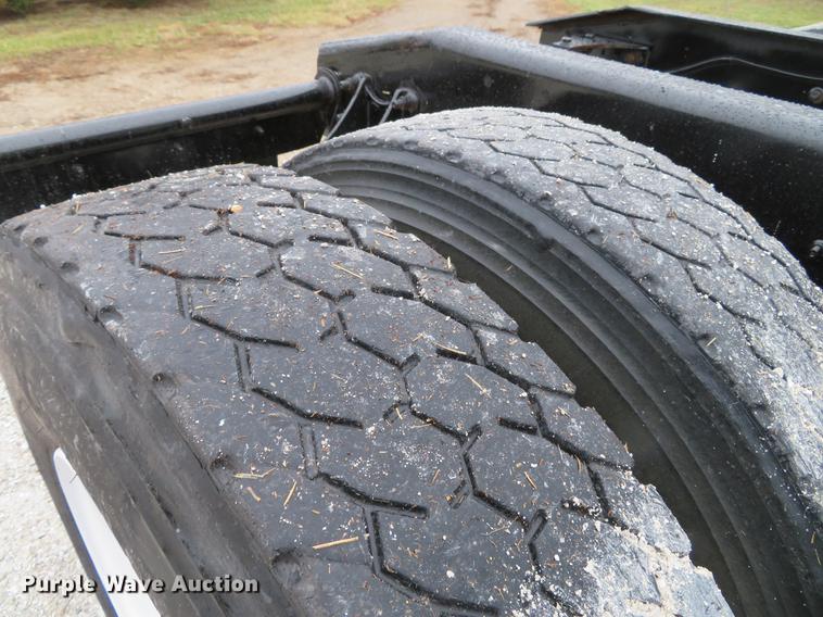 image for item DE5066 2008 International TranStar 8600 semi truck