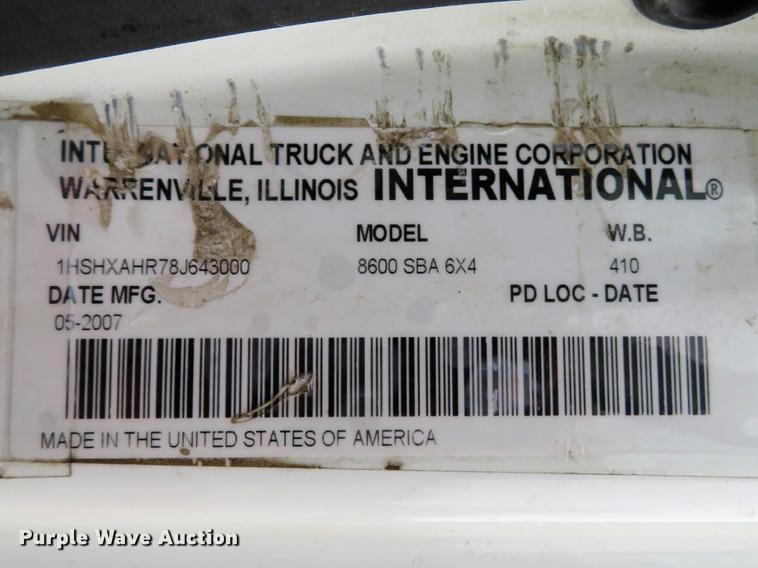 image for item DE5066 2008 International TranStar 8600 semi truck