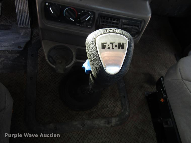 image for item DE5937 2005 Mack CHN613 semi truck