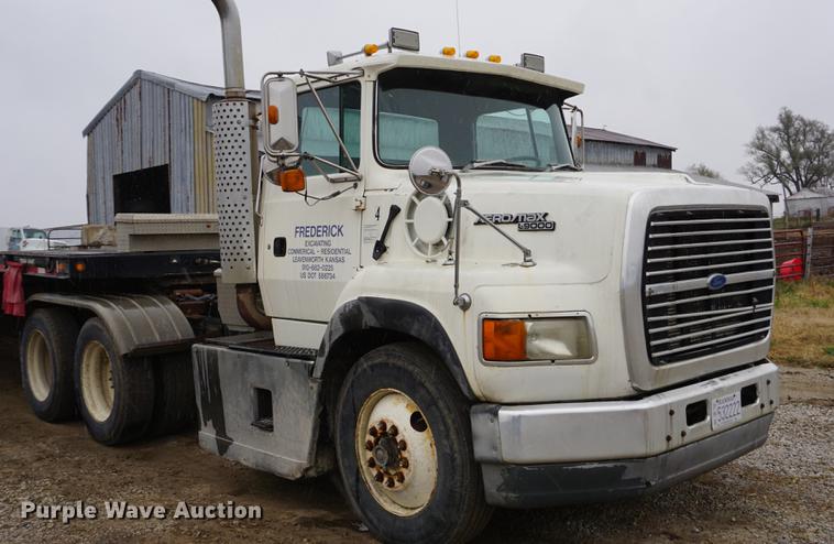 image for item DF1594 1994 Ford Aeromax L9000 semi truck