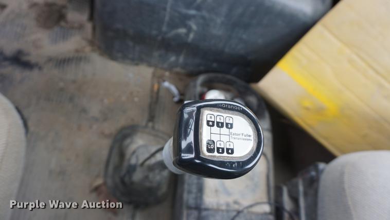 image for item DF1594 1994 Ford Aeromax L9000 semi truck