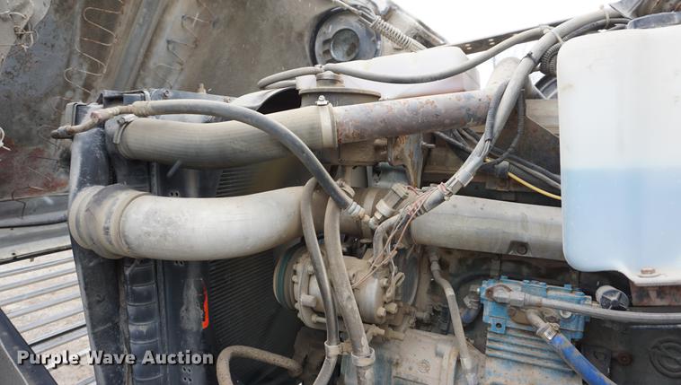 image for item DF1594 1994 Ford Aeromax L9000 semi truck