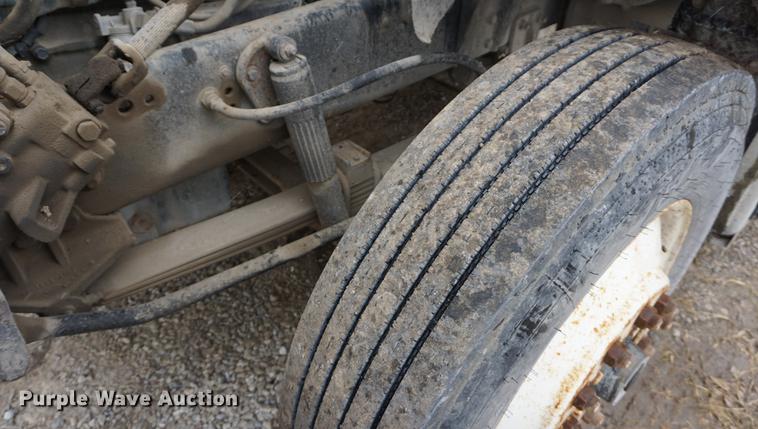 image for item DF1594 1994 Ford Aeromax L9000 semi truck