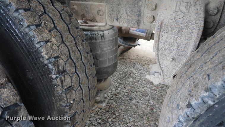 image for item DF1594 1994 Ford Aeromax L9000 semi truck