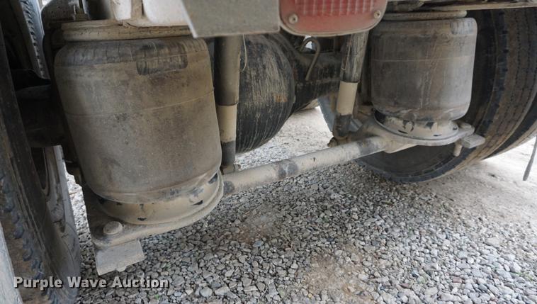 image for item DF1594 1994 Ford Aeromax L9000 semi truck