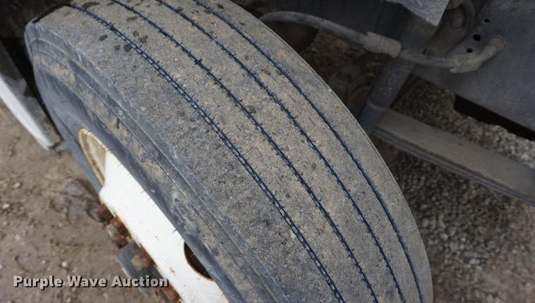 image for item DF1594 1994 Ford Aeromax L9000 semi truck