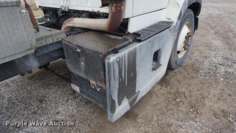 image for item DF1594 1994 Ford Aeromax L9000 semi truck