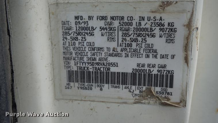 image for item DF1594 1994 Ford Aeromax L9000 semi truck