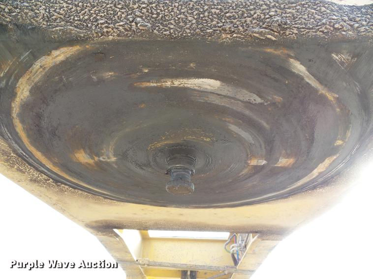 image for item DF2851 2016 Witzco Challenger RG-35 lowboy equipment trailer