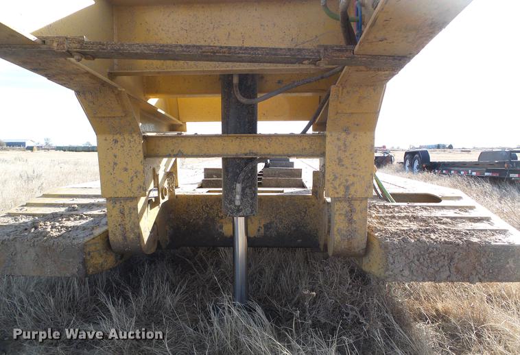 image for item DF2851 2016 Witzco Challenger RG-35 lowboy equipment trailer