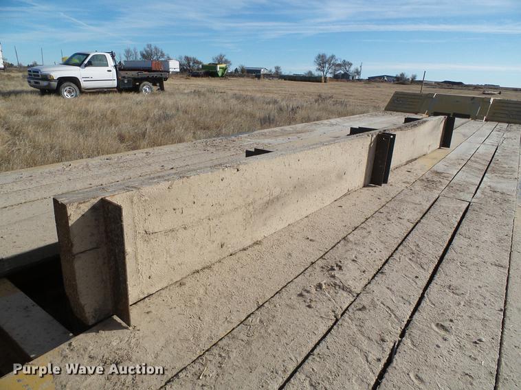 image for item DF2851 2016 Witzco Challenger RG-35 lowboy equipment trailer