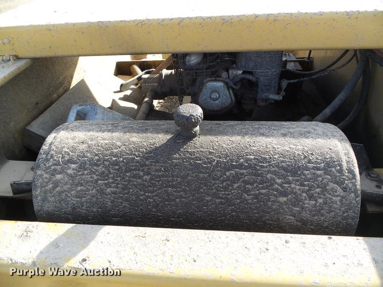 image for item DF2851 2016 Witzco Challenger RG-35 lowboy equipment trailer