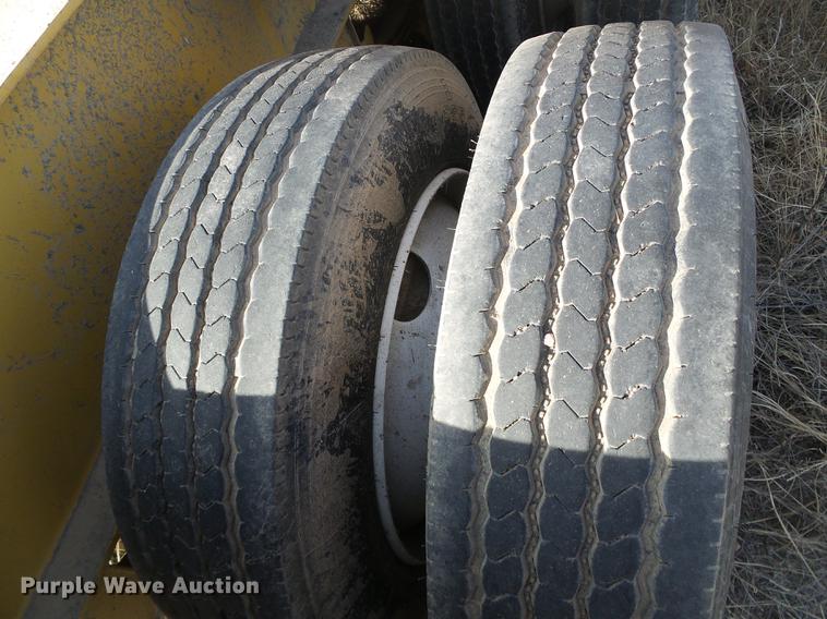 image for item DF2851 2016 Witzco Challenger RG-35 lowboy equipment trailer