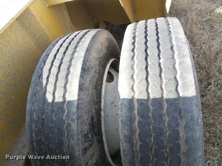 image for item DF2851 2016 Witzco Challenger RG-35 lowboy equipment trailer