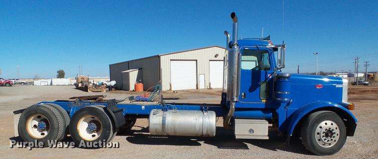 image for item DF2854 2006 Peterbilt 379 semi truck