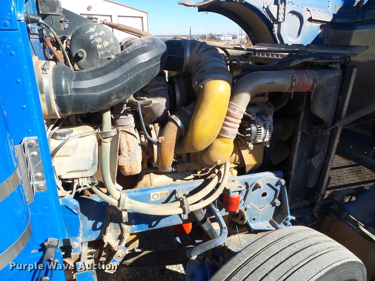 image for item DF2854 2006 Peterbilt 379 semi truck