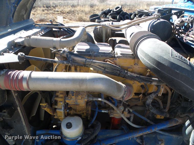 image for item DF2854 2006 Peterbilt 379 semi truck