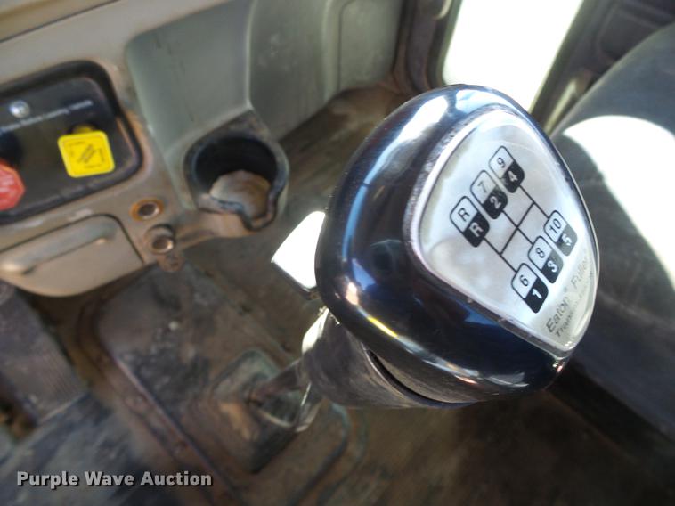 image for item DF2854 2006 Peterbilt 379 semi truck