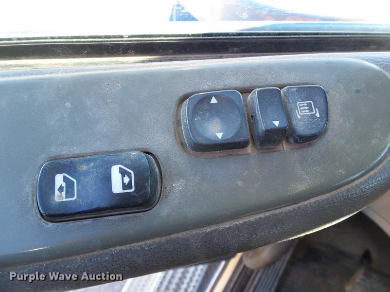 image for item DF2854 2006 Peterbilt 379 semi truck