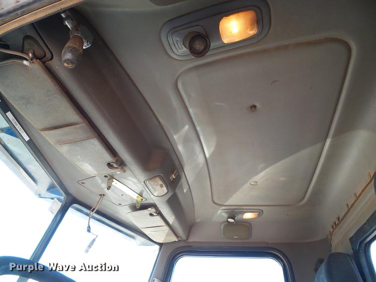 image for item DF2854 2006 Peterbilt 379 semi truck