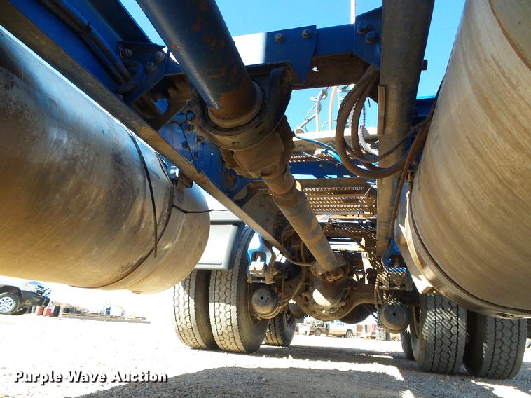 image for item DF2854 2006 Peterbilt 379 semi truck