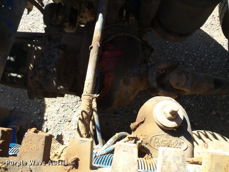 image for item DF2854 2006 Peterbilt 379 semi truck