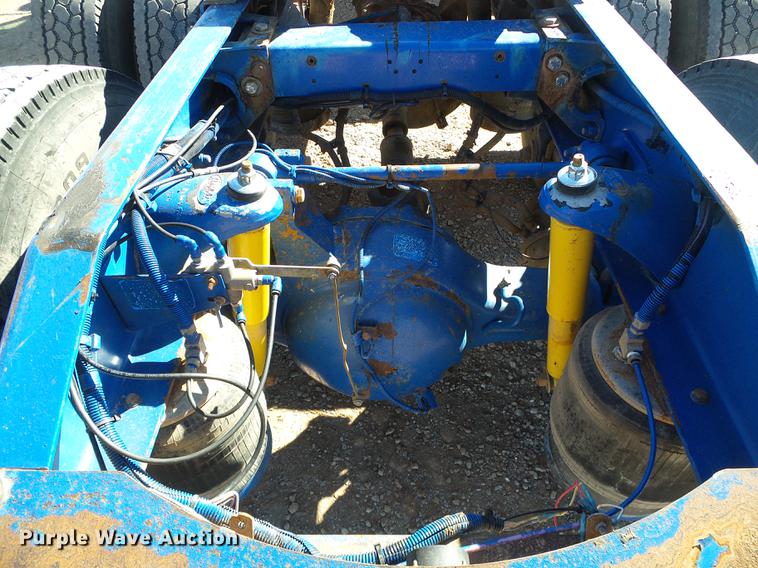 image for item DF2854 2006 Peterbilt 379 semi truck