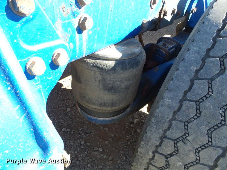 image for item DF2854 2006 Peterbilt 379 semi truck