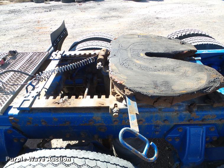 image for item DF2854 2006 Peterbilt 379 semi truck