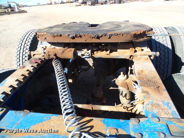 image for item DF2854 2006 Peterbilt 379 semi truck