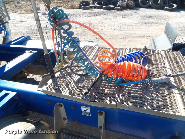 image for item DF2854 2006 Peterbilt 379 semi truck