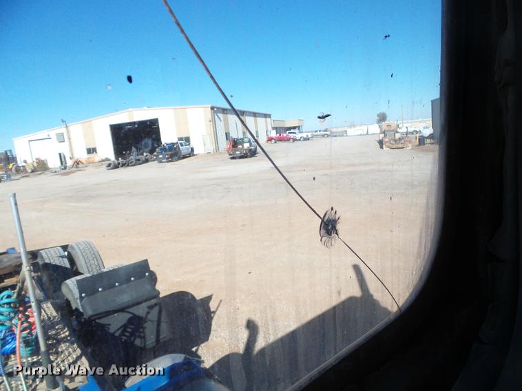 image for item DF2854 2006 Peterbilt 379 semi truck