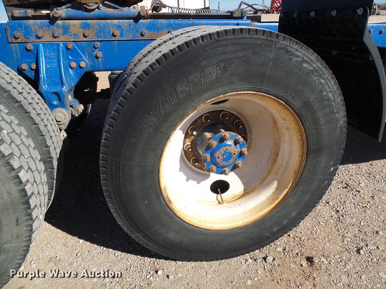 image for item DF2854 2006 Peterbilt 379 semi truck