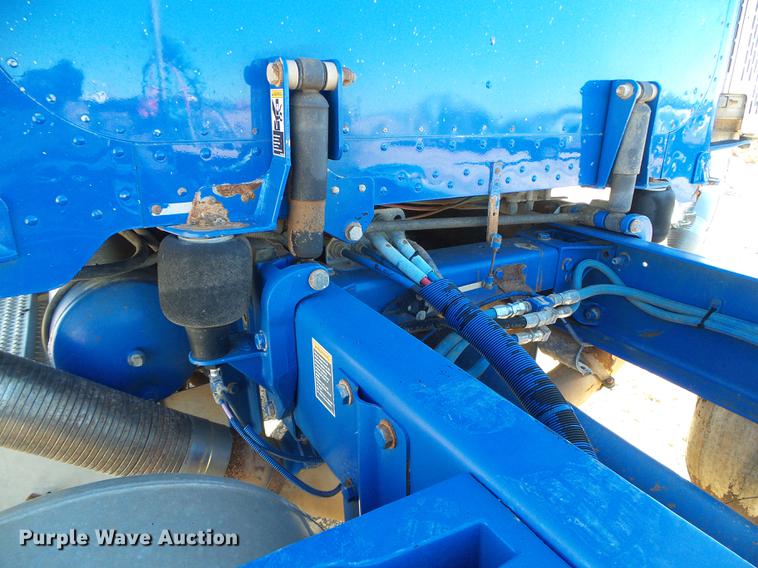 image for item DF2854 2006 Peterbilt 379 semi truck