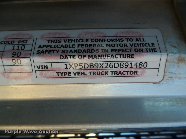 image for item DF2854 2006 Peterbilt 379 semi truck