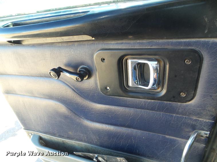 image for item DF2856 2005 Peterbilt 379 semi truck