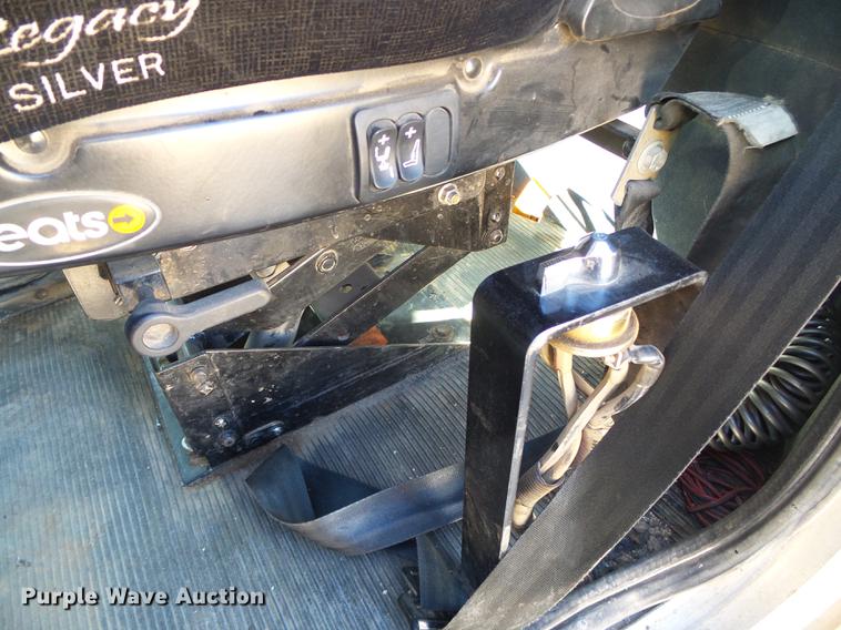 image for item DF2856 2005 Peterbilt 379 semi truck