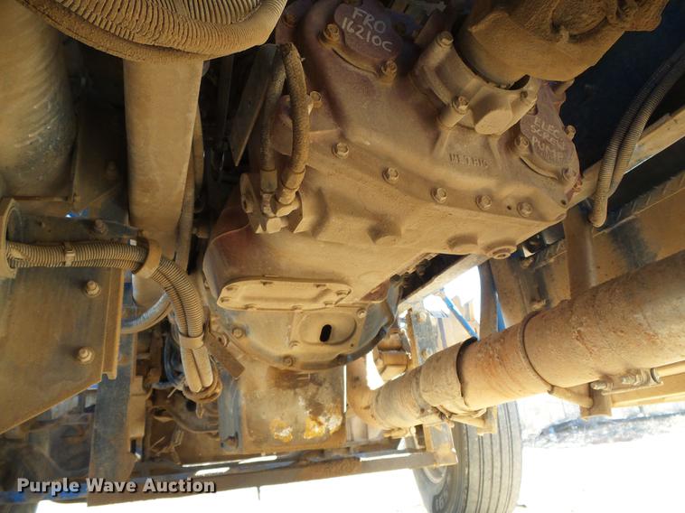 image for item DF2856 2005 Peterbilt 379 semi truck