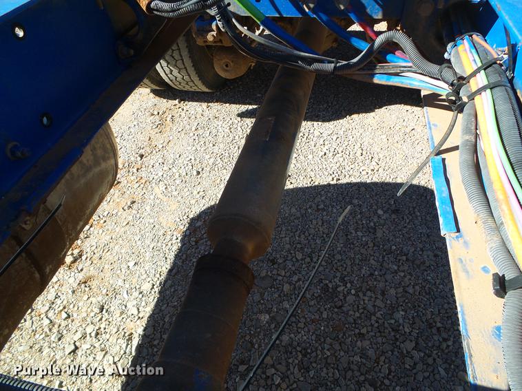 image for item DF2856 2005 Peterbilt 379 semi truck